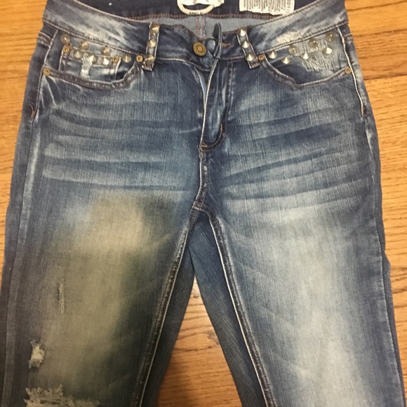 Skinny Jeans with spikes details - Picture 2 of 6